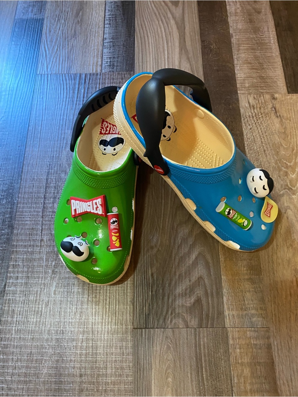 CROCS Green & Blue limited edition Clogs with Snack Character Charms